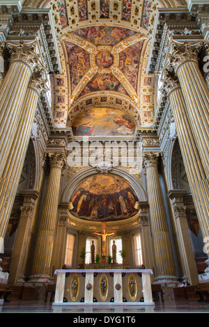 BOLOGNA, Italien - 15. März 2014: Presbyterium der Dom oder die St. Peters Kirche im Barockstil. Stockfoto