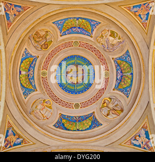 BOLOGNA, Italien - 15. März 2014: Kuppel der Kapelle im Dom - Barockkirche Saint Peters mit den Symbolen der vier Evangelisten. Stockfoto