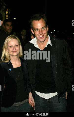 16. April 2014 - endet WILL ARNETT offiziell seine Ehe mit AMY POEHLER. Arnett, 43, Scheidungspapiere am 8. April in Los Angeles Superior Court fordert gemeinsames juristische und physisches Sorgerecht für ihre beiden kleinen Kinder, Archie und Abel, zusammen mit Besuchsrecht eingereicht. Das Paar heiratete August 2003 und im Jahr 2012 getrennt. Bild: 15. Oktober 2006 - New York, New York, USA - Amy Poehler und Will Arnett ankommen im Mandarin Oriental Hotel für die Afterparty für Comedy Central "Nacht von zu vielen Stars." (Kredit-Bild: © Rick Mackler/Globe Photos/ZUMAPRESS.com) Stockfoto