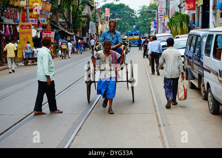 Indien, Westbengalen, Kalkutta, Calcutta, der letzte Tag der Rikscha von Kolkata, Rikscha auf der Straße Stockfoto