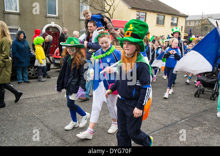 St. Patricks Day Parade - Schären, Dublin, Irland - Kinder Spaß Stockfoto