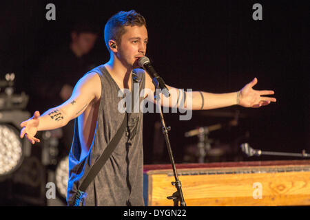 Madison, Wisconsin, USA. 16. April 2014. Sänger TYLER JOSEPH von zwanzig einen Piloten führt live im Majestic Theater in Madison, Wisconsin © Daniel DeSlover/ZUMAPRESS.com/Alamy Live-Nachrichten Stockfoto