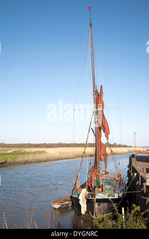 Cygnet einen historischen Spritsail Barge erbaut 1881 auf den Fluss Alde bei Snape Maltings, Suffolk, England Stockfoto