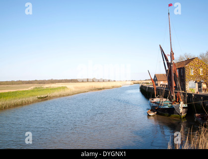 Cygnet einen historischen Spritsail Barge erbaut 1881 auf den Fluss Alde bei Snape Maltings, Suffolk, England Stockfoto