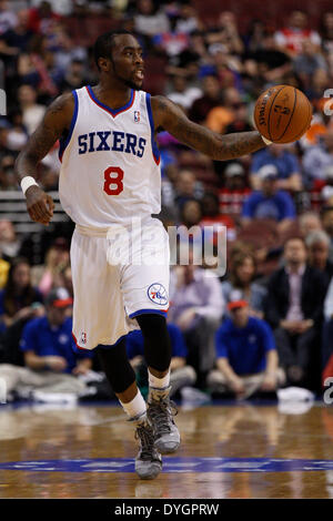 14. April 2014: Philadelphia 76ers guard Tony Wroten (8) in Aktion während der NBA-Spiel zwischen den Boston Celtics und die Philadelphia 76ers im Wells Fargo Center in Philadelphia, Pennsylvania. Die 76ers gewann 113-108. Christopher Szagola/Cal-Sport-Medien Stockfoto