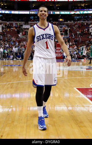 14. April 2014: Philadelphia 76ers Wache Michael Carter-Williams (1) reagiert während des NBA-Spiels zwischen den Boston Celtics und die Philadelphia 76ers im Wells Fargo Center in Philadelphia, Pennsylvania. Die 76ers gewann 113-108. Christopher Szagola/Cal-Sport-Medien Stockfoto