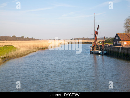 Cygnet einen historischen Spritsail Barge erbaut 1881 auf den Fluss Alde bei Snape Maltings, Suffolk, England Stockfoto