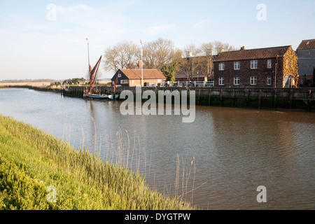 Cygnet einen historischen Spritsail Barge erbaut 1881 auf den Fluss Alde bei Snape Maltings, Suffolk, England Stockfoto