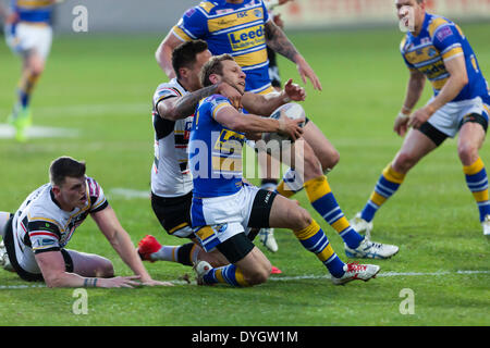 Bradford, UK. 17. April 2014. Rob Burrow in Aktion während des Super League-Spiels zwischen Bradford Stiere und Leeds Rhinos aus Odsal Stadion. Bildnachweis: Aktion Plus Sport/Alamy Live-Nachrichten Stockfoto