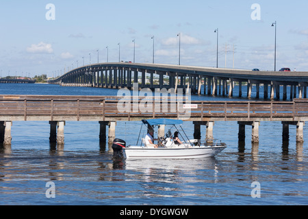 Barron Collier Brücke über Charlotte Bay, Punta Gorda, Florida Stockfoto