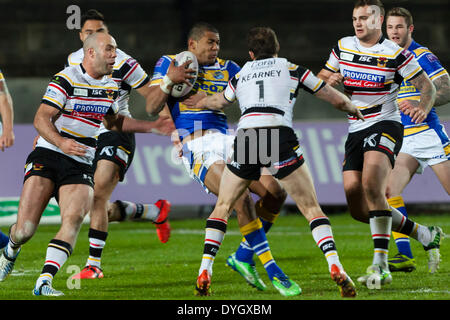 Bradford, UK. 17. April 2014. Kallum Watkins punktet in der Super League-Spiel zwischen Bradford Stiere und Leeds Rhinos aus Odsal Stadion. Bildnachweis: Aktion Plus Sport/Alamy Live-Nachrichten Stockfoto