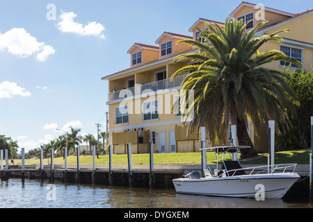 Waterfront-Eigentumswohnungen auf Kanälen, Punta Gorda, FL, USA Stockfoto