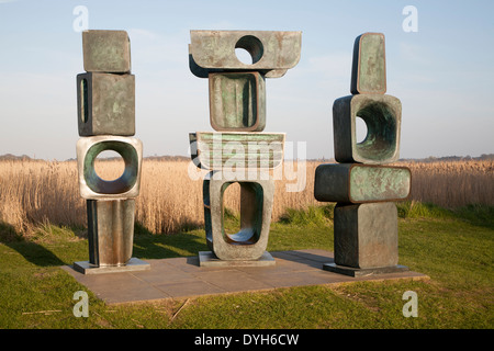 Die Family of Man-Skulptur von Barbara Hepworth gegründet 1970 bei Snape Maltings, Suffolk, England Stockfoto