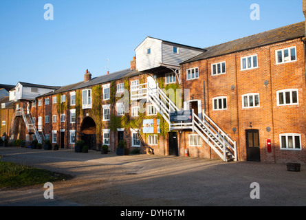 19. Jahrhunderts umgewandelt Industriebauten, Freizeit, Einkaufen, wohnen, kulturelle Nutzung, Snape Maltings, Suffolk, England Stockfoto