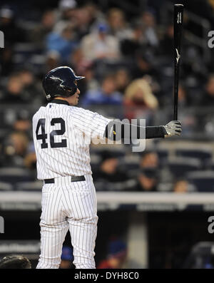 die Bronx, NY, USA. 16. April 2014. Ichiro Suzuki (Yankees), 16. April 2014 - MLB: Ichiro Suzuki von den New York Yankees an bat während der während der Major League Baseball interleague Doppelveranstaltung Spiel 2 gegen die Chicago Cubs im Yankee Stadium in der Bronx, NY, USA. Bildnachweis: AFLO/Alamy Live-Nachrichten Stockfoto