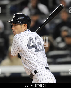 die Bronx, NY, USA. 16. April 2014. Ichiro Suzuki (Yankees), 16. April 2014 - MLB: Ichiro Suzuki von den New York Yankees Fledermäuse während der während der Major League Baseball interleague Doppelveranstaltung Spiel 2 gegen die Chicago Cubs im Yankee Stadium in der Bronx, NY, USA. Bildnachweis: AFLO/Alamy Live-Nachrichten Stockfoto