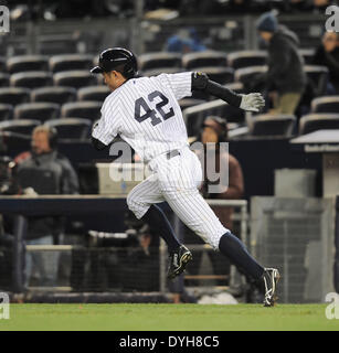 die Bronx, NY, USA. 16. April 2014. Ichiro Suzuki (Yankees), 16. April 2014 - MLB: Ichiro Suzuki von den New York Yankees in Aktion während der während der Major League Baseball interleague Doppelveranstaltung Spiel 2 im Yankee Stadium in der Bronx, NY, USA. Bildnachweis: AFLO/Alamy Live-Nachrichten Stockfoto