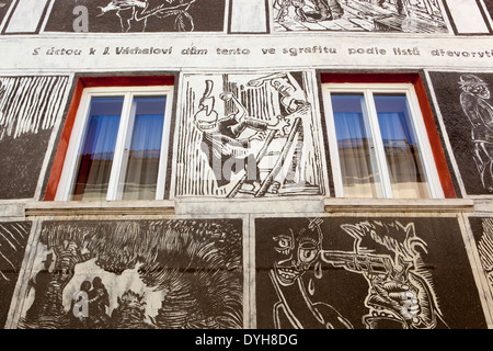 Die Wände der Josef Vachal Straße sind mit Graffiti dekoriert, die vom Vachal Buch - Bloody Roman inspiriert sind. Litomysl Tschechische Republik Stockfoto