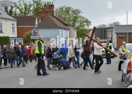 Karfreitag März des Zeugnisses durch Gorleston-on-Sea, Norfolk, Großbritannien Stockfoto