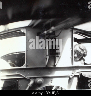 Die Douglas AL8, Kennzeichen 000445, ist eine Nachbildung von Charles Lindberghs legendärem „Spirit of St. Louis“-Flugzeug. Im San Diego Air & Space Museum ausgestellt, ehrt es Lindberghs bahnbrechenden Transatlantikflug. Stockfoto