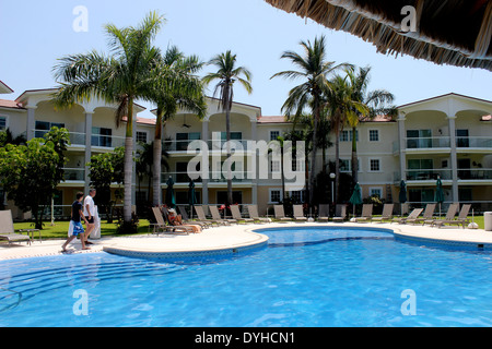 Ferienwohnungen mit Schwimmbad in Acapulco, Guerrero, Mexiko Stockfoto