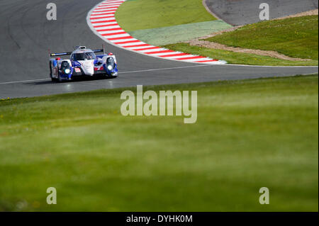 Northampton, UK. 18. April 2014. #7 Toyota Racing Toyota TS 040 Hybrid von Alexander Wurz (AUT), Stephane Sarrazin (FRA), Kazuki Nakajima (JPN) in Aktion während des zweiten freien Trainings in Runde 1 der 2014 FIA World Endurance Championship von Silverstone Circuit. Bildnachweis: Aktion Plus Sport/Alamy Live-Nachrichten Stockfoto