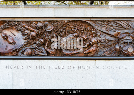 Schlacht des Großbritannien Denkmal am Victoria Embankment lesen "Nie im Bereich des menschlichen Konflikts", gesprochen von Winston Churchill. Stockfoto