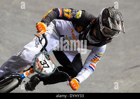 Manchester, UK. 18. April 2014. Jelle Van GORKOM P 37 Elite Herren Zeitfahren letzte UCI BMX Supercross World Cup Manchesters National Cycling Centre England, UK-Credit: Simon Balson/Alamy Live News Stockfoto