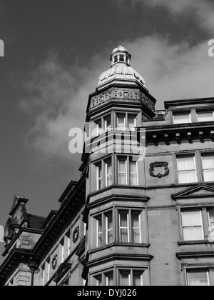 Architektur: gebaute architektonische Elemente eines Gebäudes in Newcastle Upon Tyne, England, UK Stockfoto
