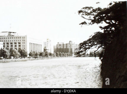 Dieses Bild aus der Charles Daniels Collection zeigt das Dai-Ichi-Gebäude in Tokio, das während des Zweiten Weltkriegs als Hauptquartier von General MacArthur diente. Stockfoto