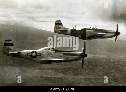 Dieses Bild aus Charles Daniels' Sammlung erfasst die Luftwaffenbasis Irumagawa in Japan, 1946 kurz nach dem Zweiten Weltkrieg. Das Foto gibt einen Einblick in die Militärluftfahrt der Nachkriegszeit im Pazifik. Stockfoto