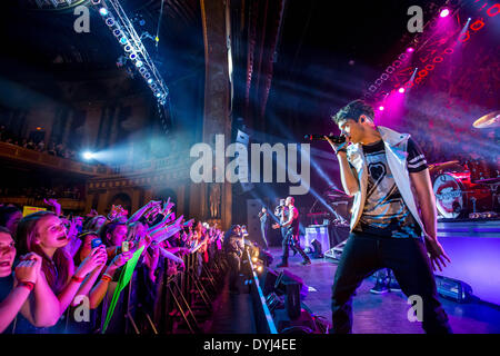 Detroit, Michigan, USA. 18. April 2014. DIE Ausführung auf ihre Mundpropaganda Welttournee The Fillmore in Detroit, MI am 18. April 2014 WANTED Credit: Marc Nader/ZUMA Wire/ZUMAPRESS.com/Alamy Live News Stockfoto