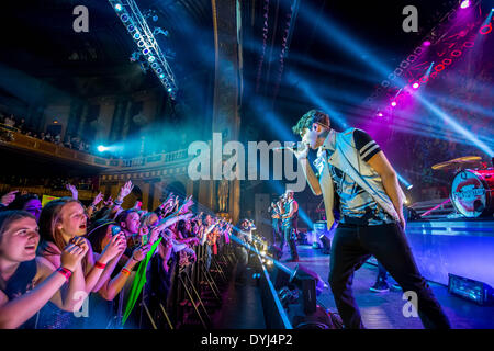 Detroit, Michigan, USA. 18. April 2014. DIE Ausführung auf ihre Mundpropaganda Welttournee The Fillmore in Detroit, MI am 18. April 2014 WANTED Credit: Marc Nader/ZUMA Wire/ZUMAPRESS.com/Alamy Live News Stockfoto