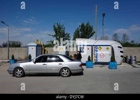 Ein Galileo Microbox Einheit an einem Compressed natural gas (CNG) Tankstelle in einer Tankstelle von Socar Petroleum Company in der Republik Georgien platziert Stockfoto