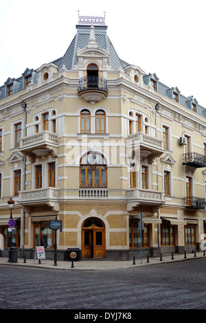 Alte Architektur in Davit Aghmashenebeli oder David der Erbauer Avenue in der Altstadt von Tbilissi Bezirkshauptstadt von Republik von Georgia Stockfoto