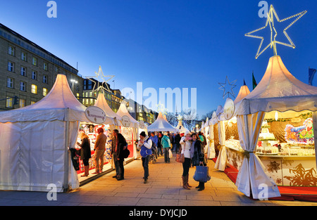 Weihnachtsmarkt bin Jungfernstieg in Hamburg, Deutschland, Europa Stockfoto
