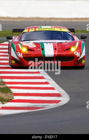 Silverstone im Vereinigten Königreich. 19. April 2014. AF Corse Ferrari F458 Italia angetrieben von Piergiuseppe Perazzini, Marco Cioci und Michael Lyons in der ersten Runde der europäischen Le Mans Serie von Silverstone. Bildnachweis: Aktion Plus Sport/Alamy Live-Nachrichten Stockfoto