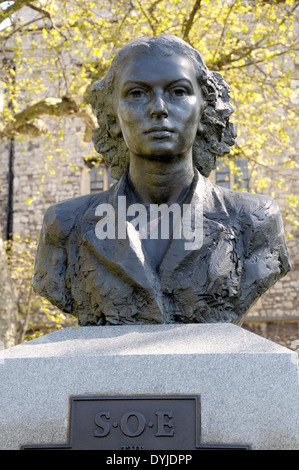 London, England, Vereinigtes Königreich. Büste von Violette Szabo auf der Special Operations Executive Memorial (2009: Karen Newman) Stockfoto