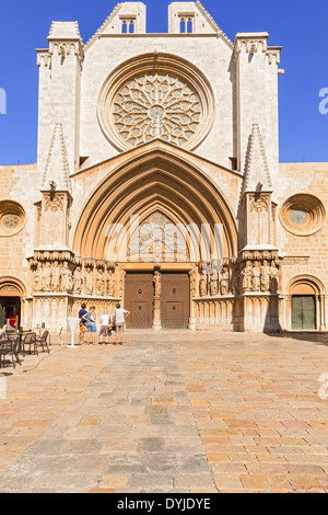 Tarragona, Spanien - 5. Oktober 2013: Blick am Eingang in die Kathedrale der Heiligen Maria von Tarragona, Katalonien, Spanien Stockfoto