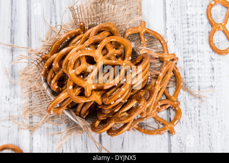 Teil des kleinen Brezeln (typisch deutschen Snack) Stockfoto