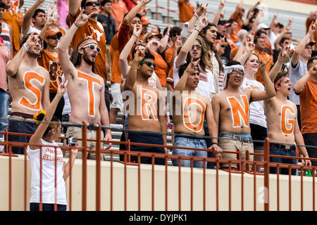 Austin, Texas, USA. 12. Juni 2012. 19. April 2104: Texas Longhorns Fans während der jährlichen Texas Football Orange-weiss Scrimmage am Darrell K Royal-Texas Memorial Stadium in Austin, TX. © Csm/Alamy Live-Nachrichten Stockfoto