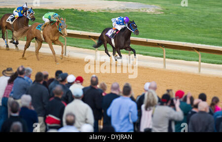 Ranson, WV, USA. 19. April 2014. 19. April 2014: Szenen aus rund um die Strecke auf Charles Town Classic Night im Hollywood Casino Rennen & Slots in Ranson, WV. Scott Serio/ESW/CSM/Alamy Live-Nachrichten Stockfoto