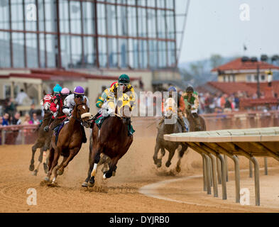 Ranson, WV, USA. 19. April 2014. 19. April 2014: Szenen aus rund um die Strecke auf Charles Town Classic Night im Hollywood Casino Rennen & Slots in Ranson, WV. Scott Serio/ESW/CSM/Alamy Live-Nachrichten Stockfoto