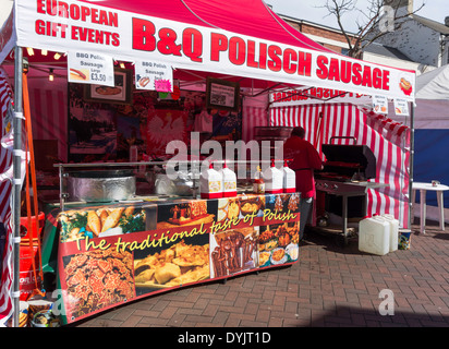 Eine polnische Wurst Stand in einem Euro-Straßenmarkt in Redcar Cleveland North Yorkshire England UK Stockfoto