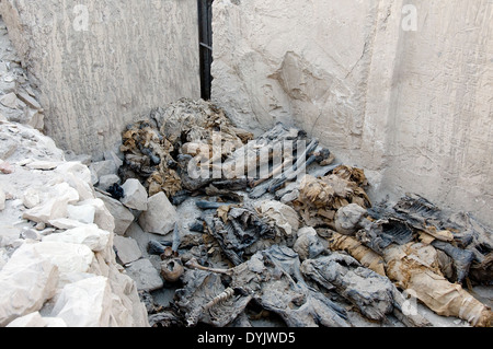 Luxor West Bank, bleibt der Mumien aus einem Grab. Stockfoto