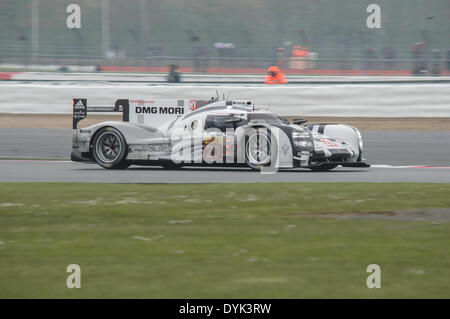 Towcester, UK. 20. April 2014. Die Porsche Team #20 Porsche 919 Hybrid angetrieben von TIMO BERNHARD, MARK WEBBER und BRENDON HARTLEY während den 6 Stunden von Silverstone 2014 in Silverstone in Towcester, Vereinigtes Königreich. Bildnachweis: Gergo Toth/Alamy Live-Nachrichten Stockfoto