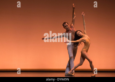 Nach dem Regen von Christopher Wheeldon mit Tänzer Yuan Yuan Tan & Damian Smith. Stockfoto