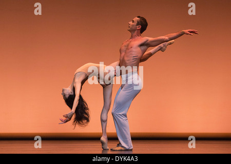 Nach dem Regen von Christopher Wheeldon mit Tänzer Yuan Yuan Tan & Damian Smith. Stockfoto