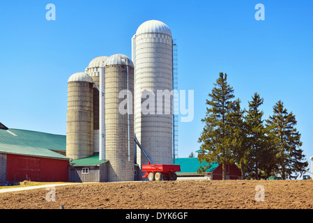 Ontario, Kanada, Silos am Hof in St. Jacobs Village Stockfoto