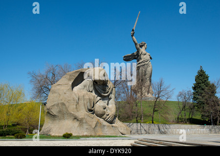 Das Denkmal der trauernden Mutter in Mamajew Kurgan Gedenkanlage in Wolgograd (ehemals Stalingrad), Russland. Stockfoto